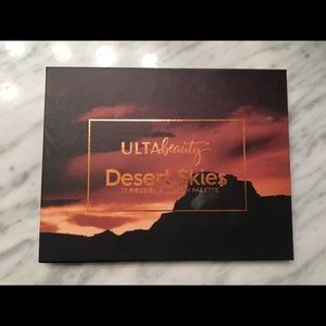 Beautiful earth toned eye shadow palette